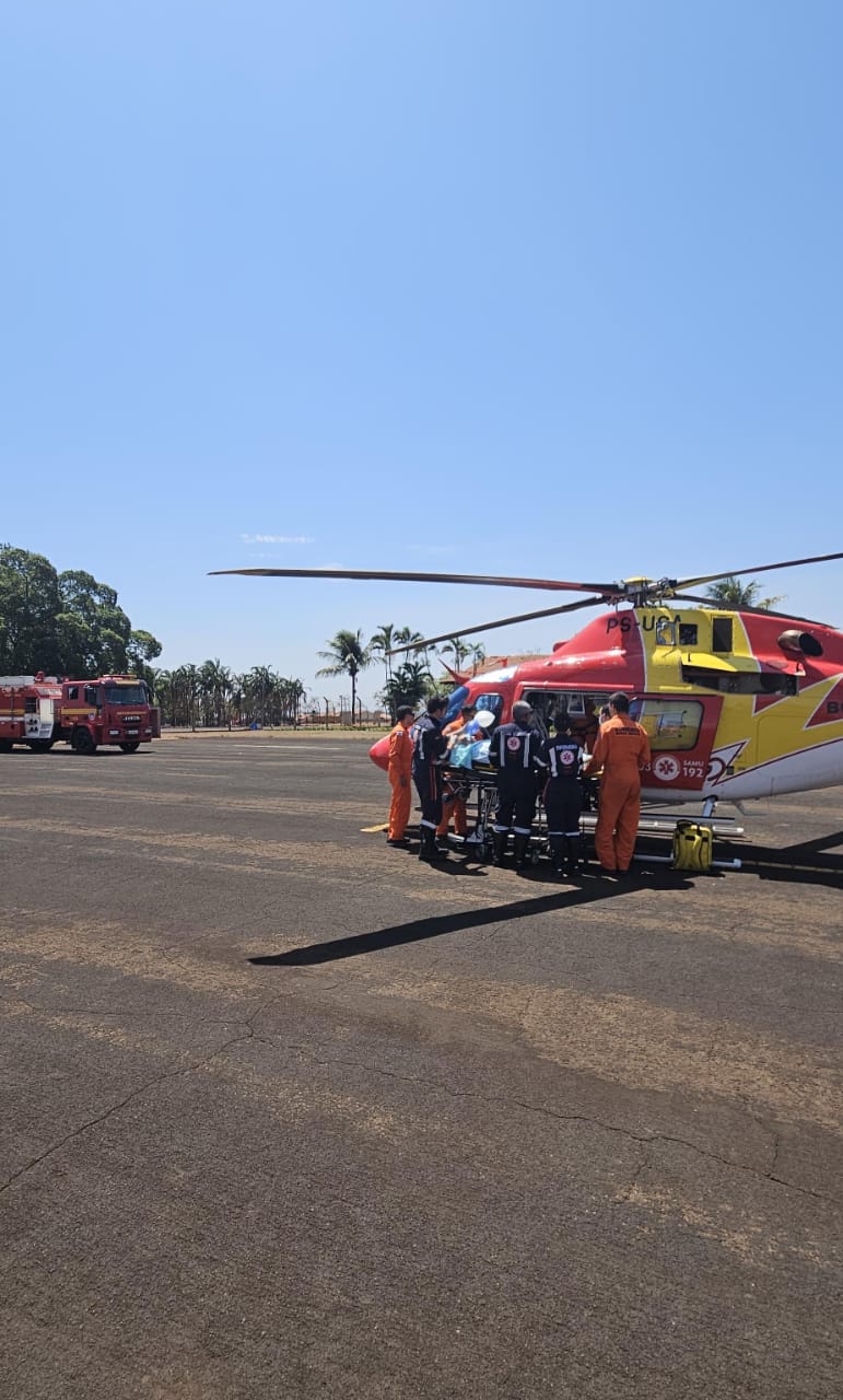  Ituiutaba: helicóptero dos Bombeiros Realiza Transporte Aeromédico de Idosa em Minas Gerais